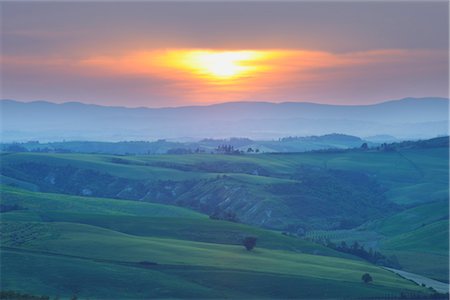 Sunset over Landscape, Montecontieri, Asciano, Tuscany, Italy Foto de stock - Sin royalties Premium, Código: 600-03210239