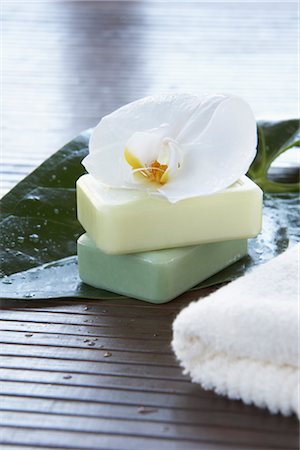 spa water nobody - Orchid and Soap Stock Photo - Premium Royalty-Free, Code: 600-03210370