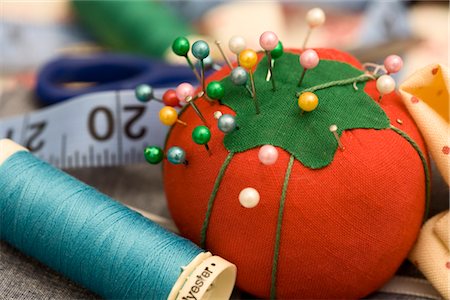 stitched fabric - Still Life of Pin Cushion Stock Photo - Premium Royalty-Free, Code: 600-03227551