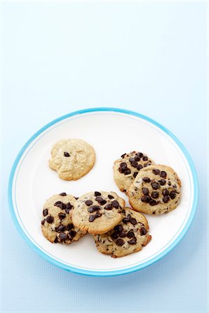 simsearch:600-05973610,k - Chocolate Chip Cookies Stock Photo - Premium Royalty-Free, Code: 600-03265825