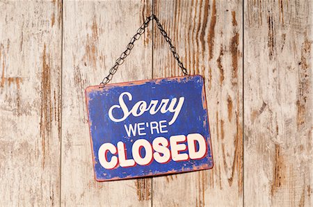 store, closed - Closed Sign Stock Photo - Premium Royalty-Free, Code: 600-03284179