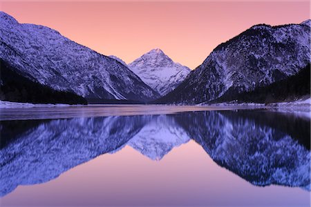 simsearch:600-02693552,k - Lac Plansee au lever du soleil, Tyrol, Autriche Photographie de stock - Premium Libres de Droits, Code: 600-03297791