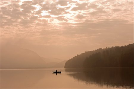 Boat on Lake Fuschlsee, Salzkammergut, Salzburg, Austria Stock Photo - Premium Royalty-Free, Code: 600-03298875