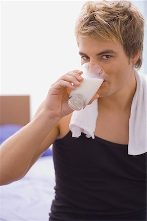 Man Drinking Glass of Milk Foto de stock - Sin royalties Premium, Código: 600-03333336