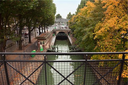 Quai de la Loire Canal and Locks, Paris, Ile-de-France, France Stock Photo - Premium Royalty-Free, Code: 600-03333603