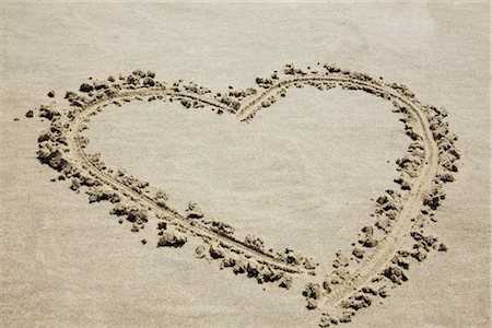 dibujando - Heart Drawn in Sand Foto de stock - Sin royalties Premium, Código: 600-03404349