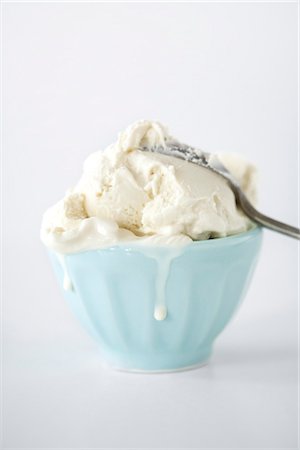 Bowl of Vanilla Ice Cream Foto de stock - Sin royalties Premium, Código: 600-03405525
