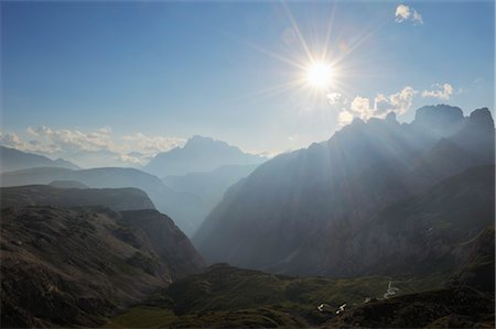 Bright Sunlight over Dolomites and View of Croda Rossa d'Ampezzo, Trentino-Alto Adige, Italy Foto de stock - Sin royalties Premium, Código: 600-03407646