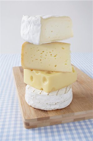 queso brie - Stack of Cheese Foto de stock - Sin royalties Premium, Código: 600-03445193