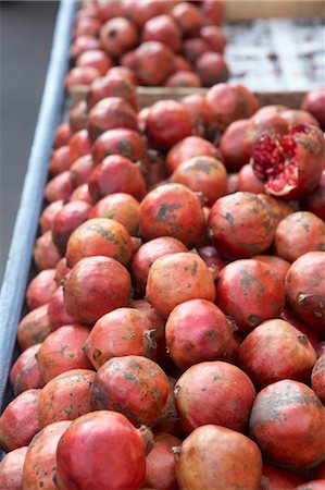 Fresh Pomegranates at Market, Bangalore, Karnataka, India Stock Photo - Premium Royalty-Free, Code: 600-03445298