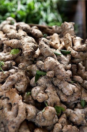 spices market - Fresh Ginger and Curry Leaves at Market, India Stock Photo - Premium Royalty-Free, Code: 600-03445306