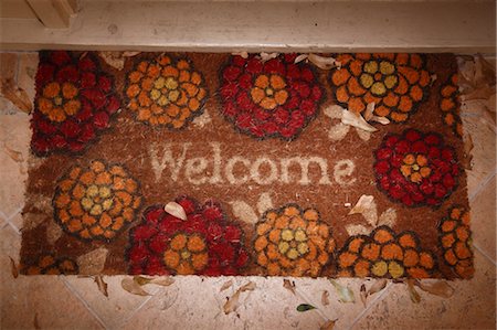 simsearch:614-06442568,k - Welcome Mat Stock Photo - Premium Royalty-Free, Code: 600-03448813