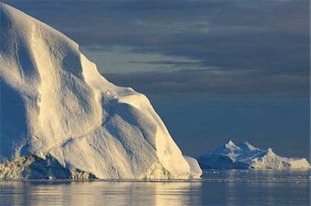 Iceberg in Disko Bay, Jakobshavn Glacier, Ilulissat, Greenland Stock Photo - Premium Royalty-Free, Code: 600-03456548