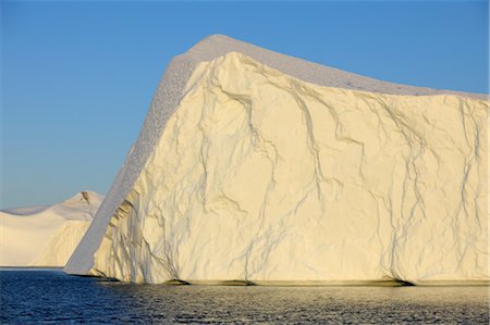 simsearch:600-03466551,k - Iceberg dans la baie de Disko, Glacier Jakobshavn, Ilulissat, Groenland Photographie de stock - Premium Libres de Droits, Code: 600-03456558