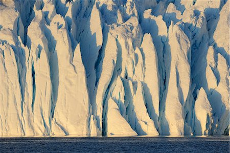Iceberg in Disko Bay, Jakobshavn Glacier, Ilulissat, Greenland Stock Photo - Premium Royalty-Free, Code: 600-03456561