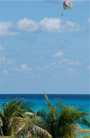 Parasailing, Caribbean Sea, Mexico Stock Photo - Premium Royalty-Free, Code: 600-03456868