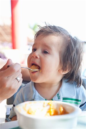 Mother Feeding Baby Boy, Mexico Foto de stock - Sin royalties Premium, Código: 600-03456878