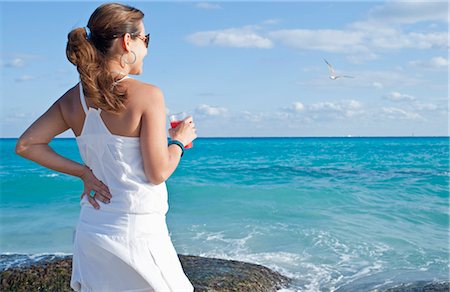 Frau am Strand von Playa del Carmen, Halbinsel Yucatan, Mexiko Stockbilder - Premium RF Lizenzfrei, Bildnummer: 600-03456885