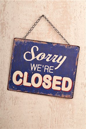 simsearch:614-02838402,k - Closed Sign Stock Photo - Premium Royalty-Free, Code: 600-03463190