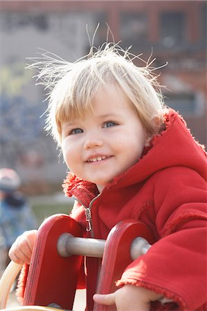 Little Girl Playing at Sorauren Avenue Park, Toronto, Ontario, Canada Foto de stock - Sin royalties Premium, Código: 600-03463211