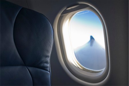 flugzeugkabine - Blick aus dem Flugzeug-Fenster Stockbilder - Premium RF Lizenzfrei, Bildnummer: 600-03484706