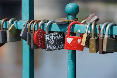 Gros plan des serrures de l'amour, Wroclaw, Basse-Silésie, Pologne Photographie de stock - Premium Libres de Droits, Code: 600-03508259