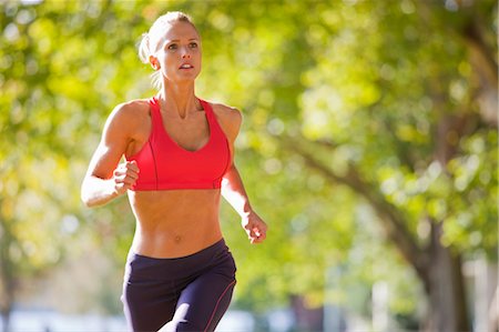 running blonde woman - Woman Running in the Park, Seattle, Washington, USA Foto de stock - Sin royalties Premium, Código: 600-03520575