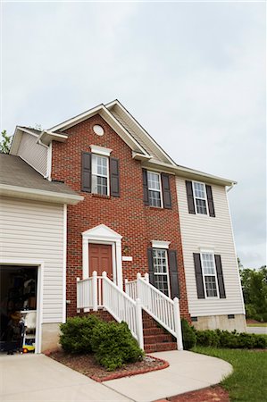 suburban sky - Exterior of House, Winston-Salem, Forsyth County, North Carolina, USA Stock Photo - Premium Royalty-Free, Code: 600-03544738