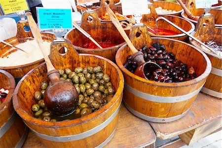 Olives, Salisbury Market, Salisbury, Wiltshire, England Foto de stock - Sin royalties Premium, Código: 600-03556803