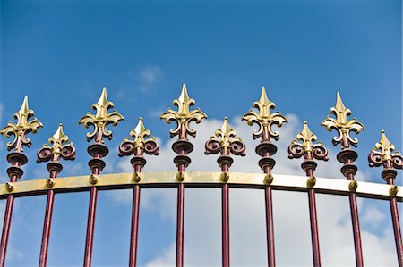 Fence at Hofburg Imperial Palace, Vienna, Austria Stock Photo - Premium Royalty-Free, Code: 600-03565841