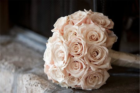 pale pink white floral arrangement images wedding - Bridal Bouquet Foto de stock - Sin royalties Premium, Código: 600-03567841