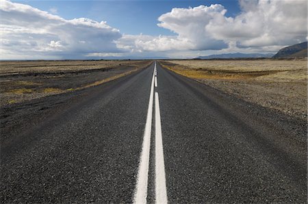 pavement lines - Route 1, Skeidararsandur, South Iceland, Iceland Stock Photo - Premium Royalty-Free, Code: 600-03586363