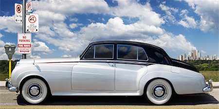 street parking - Old Bentley, Toronto, Ontario, Canada Stock Photo - Premium Royalty-Free, Code: 600-03615593