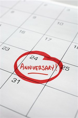 simsearch:600-03615731,k - Calendar with Anniversary Circled Fotografie stock - Premium Royalty-Free, Codice: 600-03615726