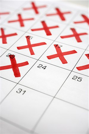 Calendar with X's up to the 24th Stock Photo - Premium Royalty-Free, Code: 600-03615734