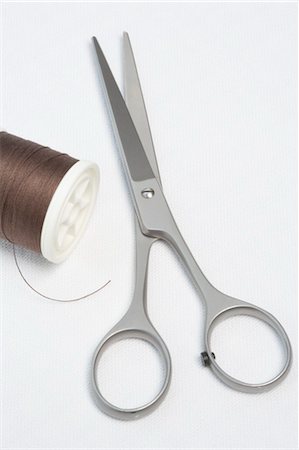 scissors nobody - Scissors and Thread Stock Photo - Premium Royalty-Free, Code: 600-03621317