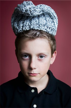 simsearch:600-05181844,k - Portrait of Boy Wearing Hat Foto de stock - Sin royalties Premium, Código: 600-03623013