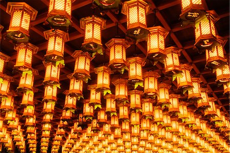 sanctuaire - Lanterns, Hakkaku Manpuku Hall, Daisho-in Temple, Hatsukaichi, Hiroshima Prefecture, Chugoku Region, Honshu, Japan Foto de stock - Sin royalties Premium, Código: 600-03638799