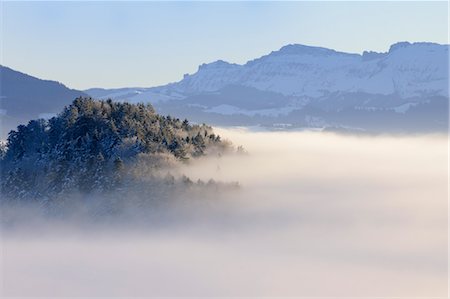 Overview of Swiss Alps in Winter, Canton of Berne, Switzerland Foto de stock - Sin royalties Premium, Código: 600-03644636
