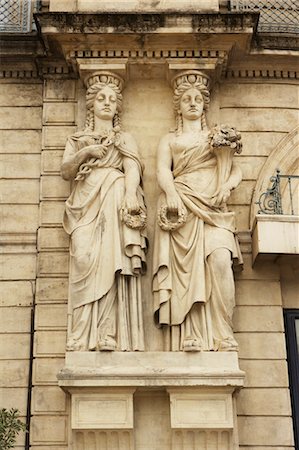 facade statue - Montpellier, Herault, Languedoc-Roussillon, France Stock Photo - Premium Royalty-Free, Code: 600-03644853