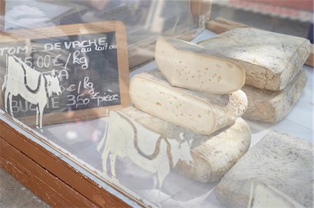 shop sign - Cheese Shop, Tende, Alpes-Maritimes, Provence, Provence-Alpes-Cote d'Azur, France Foto de stock - Sin royalties Premium, Código: 600-03644925