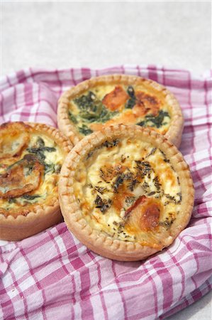 foods var - Quiche, St Tropez, Var, Provence, Provence-Alpes-Cote d'Azur, France Stock Photo - Premium Royalty-Free, Code: 600-03644933