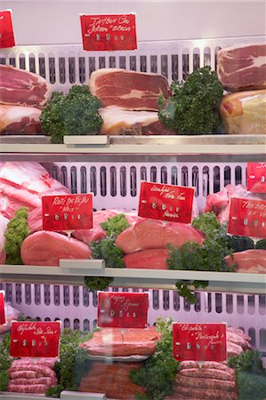 Viande en vitrine, St Tropez, Var, Provence, Provence-Alpes-Cote d'Azur, France Photographie de stock - Premium Libres de Droits, Code: 600-03644947