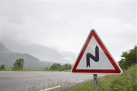 poste indicador - Road Sign, Gap, Hautes-Alpes, Provence-Alpes-Cote d'Azur, France Foto de stock - Sin royalties Premium, Código: 600-03644954