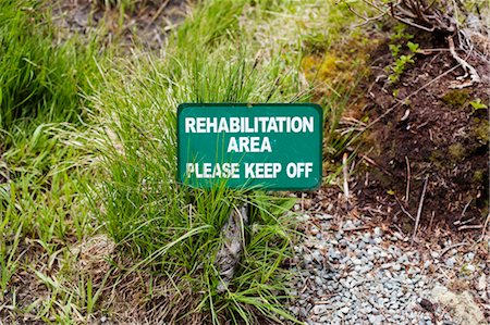 simsearch:700-03739370,k - Zone de réhabilitation - s'il vous plaît garder hors signe dans le parc, la Colombie-Britannique, Canada Photographie de stock - Premium Libres de Droits, Code: 600-03641259