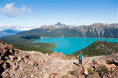 parc provincial garibaldi - Randonnée dans le Parc Provincial Garibaldi, Black Tusk en arrière-plan, la Colombie-Britannique, Canada Photographie de stock - Premium Libres de Droits, Code: 600-03641250