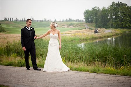 Portrait de mariés, Club de Golf Eagles Nest, Vaughan, Ontario, Canada Photographie de stock - Premium Libres de Droits, Code: 600-03659127