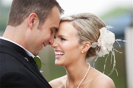 Portrait of Bride and Groom Foto de stock - Sin royalties Premium, Código: 600-03659137