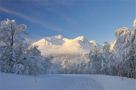 simsearch:700-03644778,k - Snowy Road, Breivikeidet, Troms, Norway Stock Photo - Premium Royalty-Free, Code: 600-03665493