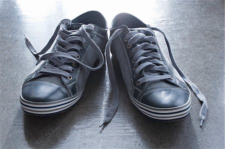 fashionable shoes - Chaussures de sport Photographie de stock - Premium Libres de Droits, Code: 600-03662572